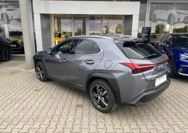 Lexus UX cena 129900 przebieg: 29702, rok produkcji 2020 z Dobrzyca małe 232
